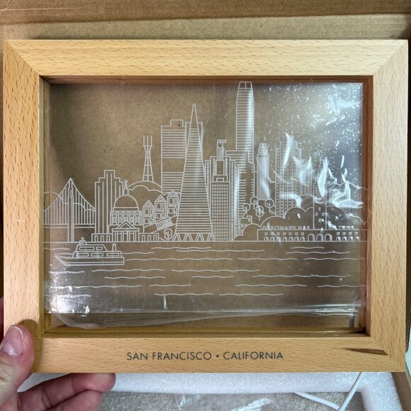 NEW San Francisco Skyline Light LED USB Powered Plug Beechwood Frame Light Up - Picture 2 of 10